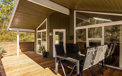 Liina - 3Km from the Sea: Bois, Architecture, Domicile, Porche, Plafond, Dur, Porte, Tache De Bois, Chalet, Parquet