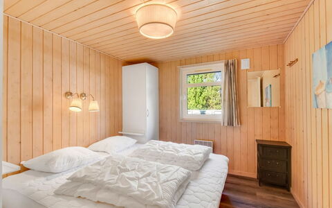 Liina - 3Km from the Sea: Bois, Design Intérieur, Plafond, Sol, Sol, Chambre, Lit, Tache De Bois, Pièce, Domicile