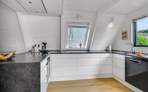 Elida - 18Km to the Fjord: Bois, Sol, Cuisine, Comptoir, Sol, Parquet, Plafond, Principaux Appliance, Appareil De Cuisine, Cabinetry