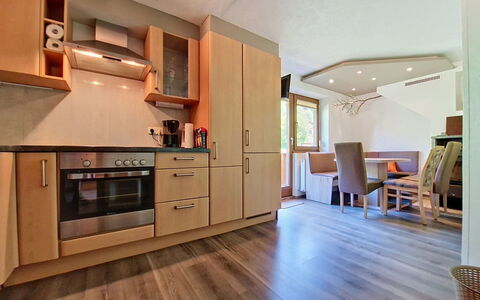 Arzl im Pitztal 15: Meubles, Design Intérieur, Sol, Bois, Cuisine, Sol, Cabinetry, Plafond, Comptoir, Appareil De Cuisine