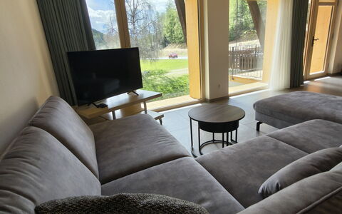 Ferienwohnung Schof: Sol, Meubles, Sol, Design Intérieur, Domicile, Appartement, Canapé, Salon, Tache De Bois