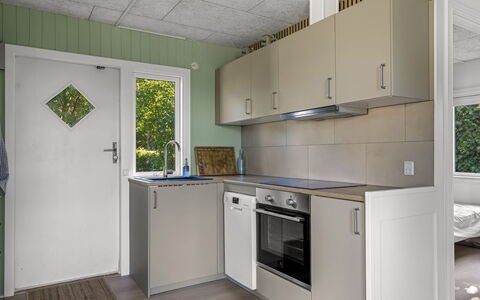 Kora - 300M from the Sea: Principaux Appliance, Sol, Cuisine, Bois, Design Intérieur, Appareil De Cuisine, Comptoir, Sol, Luminaire Plomberie, Plafond