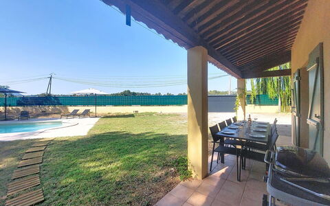 La Jeansarde: Ombre, Piscine, Biens, Arrière-Cour, Aménagement Paysager, Recours, Structure En Plein Air, Eco Hôtel, Mobilier De Jardin, Cour