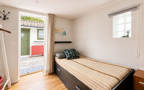 Solgläntan: Mur, Lit, Chambre, Design Intérieur, Meubles, Sol, Sol, Bois, Drap De Lit, Plafond