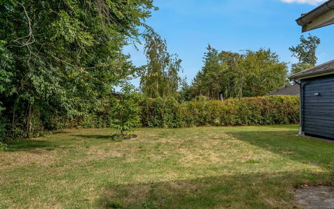 Hedwig - 120M to the Fjord: Arbuste, Jardin, Lot Terre, Plaine, Pelouse, Couverture De Sol, Suppression Des Plantes Ligneuses, Ombre, Aménagement Paysager