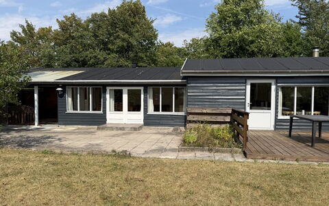 Hedwig - 120M to the Fjord: Domicile, Toit, Maison, Siding, Chalet, Zone Résidentielle, Lot Terre, Porte, Ombre, Biens