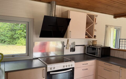 Hedwig - 120M to the Fjord: Bois, Appareil De Cuisine, Sol, Design Intérieur, Cuisine, Sol, Cabinetry, Comptoir, Cuisinière, Électroménager