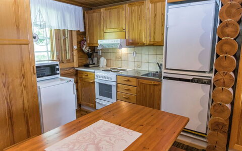 Niinimökki: Bois, Sol, Design Intérieur, Meubles, Sol, Cuisine, Cabinetry, Comptoir, Pièce, Tache De Bois