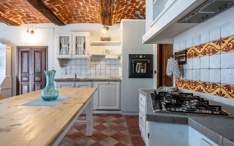 Jeeco: Cuisine, Design Intérieur, Sol, Comptoir, Bois, Plafond, Sol, Meubles, Appareil De Cuisine, Cuisinière