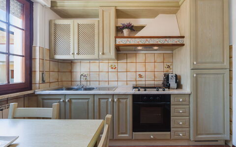 La Casa di Margot: Cuisine, Appareil De Cuisine, Cabinetry, Comptoir, Principaux Appliance, Bois, Design Intérieur, Meubles, Sol, Électroménager