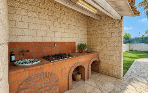Villa Franca: Sol, Brique, Sol, Tuile, Cuisine, Brickwork, Tache De Bois, Conception, Dalle