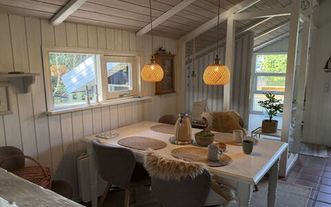 Florida - from the Sea: Bois, Meubles, Design Intérieur, Plafond, Sol, Sol, Domicile, Luminaire, Pièce, Chaise