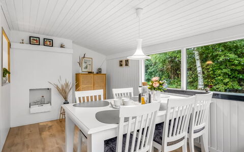 Eike - from the Sea: Design Intérieur, Meubles, Sol, Sol, Bois, Plafond, Parquet, Luminaire, Chaise, Salle À Manger