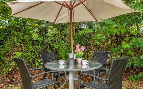 Eike - from the Sea: Mobilier De Jardin, Meubles, Tableau De Plein Air, Parapluie, Chaise, Jardin, Patio, Ombre, Pot De Fleur, Plante D'Appartement