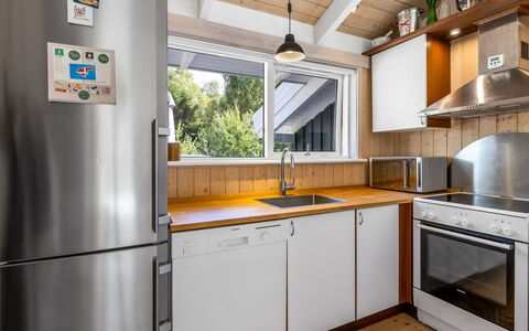 Naninja - 924M from the Sea: Appareil De Cuisine, Cuisine, Comptoir, Principaux Appliance, Design Intérieur, Sol, Électroménager, Cabinetry, Bois, Meubles