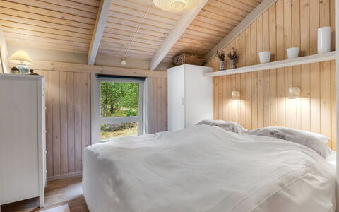 Pia - 685M from the Sea: Chambre, Lit, Bois, Design Intérieur, Meubles, Plafond, Sol, Sol, Drap De Lit, Literie