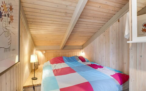 Pia - 685M from the Sea: Design Intérieur, Chambre, Bois, Meubles, Plafond, Lit, Sol, Sol, Pièce, Drap De Lit