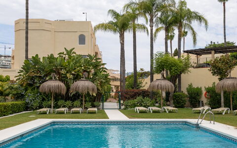 La Quinta Hills: Piscine, Recours, Aménagement Paysager, Jardin, Hacienda, Eco Hôtel, Ombre, Biens, Arrière-Cour