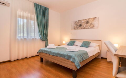 Villa Dominique: Design Intérieur, Meubles, Sol, Sol, Plafond, Pièce, Lit, Appartement, Chambre, Parquet