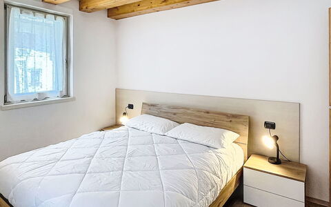 Rugia: Lit, Chambre, Mur, Design Intérieur, Sol, Literie, Bois, Sol, Drap De Lit, Meubles
