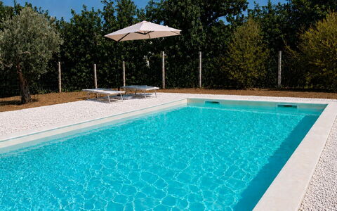 La Casa dei Melograni: Piscine, Bleu, Composite, Recours, Tuile, Caractéristique De L'Eau, Thermes, Eco Hôtel, Mobilier De Jardin, Hôtel