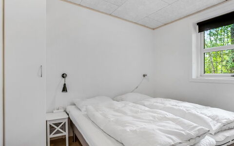 Carlina - from the Sea: Mur, Bois, Plafond, Sol, Chambre, Sol, Design Intérieur, Lit, Drap De Lit, Literie