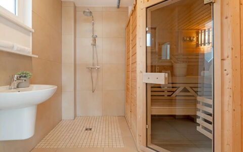 Am Seeufer: Sol, Design Intérieur, Sol, Bois, Plafond, Luminaire Plomberie, Pièce, Salle De Bains, Plomberie, Tache De Bois