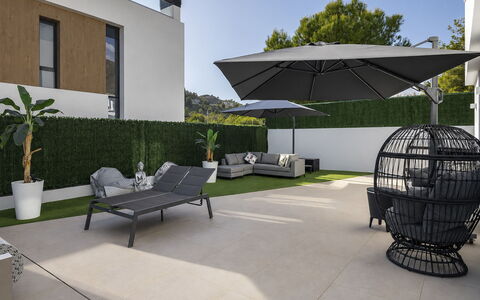 Villa Esencia: Meubles, Mobilier De Jardin, Chaise, Sol, Sol, Jardin, Tableau De Plein Air, Patio, Ombre, Aménagement Paysager