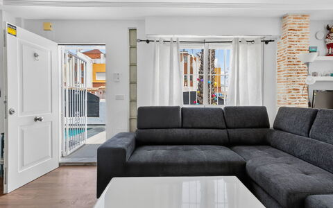 Titanic: Meubles, Design Intérieur, Sol, Sol, Canapé, Bois, Parquet, Salon, Pièce, Plafond
