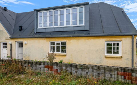 Hellevi - 500M to the Fjord: Fenêtre, Toit, Maison, Domicile, Siding, Chalet, Composite, Fenêtre À Guillotine, Pente