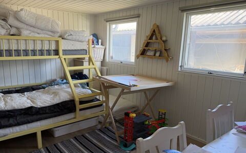 Rəzvan - from the Sea: Bois, Meubles, Sol, Design Intérieur, Sol, Chambre, Lit, Lit Superposé, Pièce, Tache De Bois