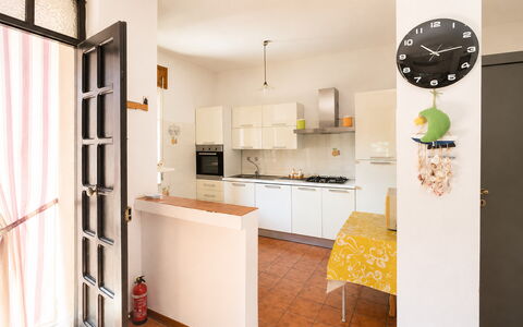 Casa Bianca, Budoni: Meubles, Design Intérieur, Sol, Sol, Mur, Bois, Plafond, Pièce, Comptoir, Cuisine