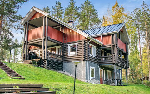 Lieksa 724: Bois, Domicile, Siding, Chalet, Maison, Toit, Porche, Lot Terre, Biens, Cabane En Rondins
