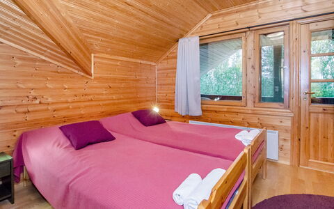 Lieksa 724: Bois, Plafond, Sol, Tache De Bois, Dur, Chalet, Planche, Chambre, Parquet, Lit