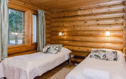 Kolin Kuningatar: Bois, Lit, Chambre, Design Intérieur, Plafond, Meubles, Sol, Sol, Drap De Lit, Cadre De Lit