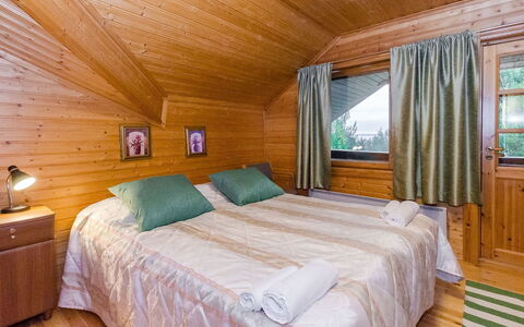 Lieksa 725: Design Intérieur, Sol, Bois, Sol, Plafond, Lit, Chambre, Meubles, Drap De Lit, Pièce