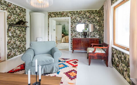 Alpola: Design Intérieur, Mur, Sol, Plafond, Sol, Meubles, Salon, Pièce, Domicile, Tapis
