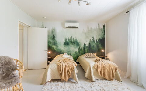 Alpola: Design Intérieur, Meubles, Mur, Chambre, Sol, Sol, Bois, Plafond, Pièce, Lit