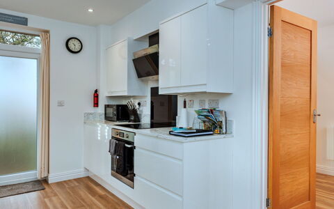 North View Annexe: Design Intérieur, Cabinetry, Sol, Appareil De Cuisine, Comptoir, Meubles, Principaux Appliance, Mur, Cuisine, Bois