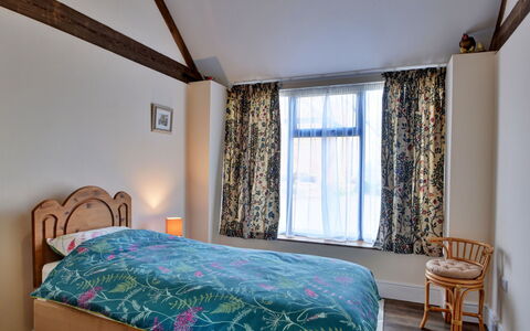 The Owls Rest: Meubles, Lit, Design Intérieur, Chambre, Literie, Drap De Lit, Bois, Sol, Linge, Sol