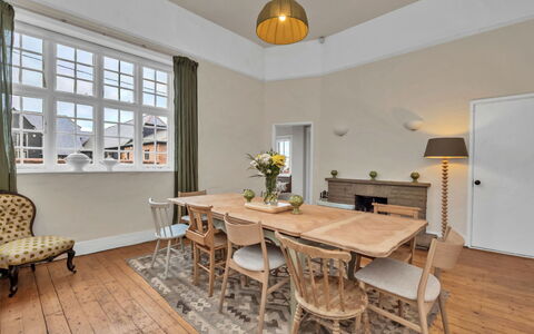 Clavering Hall: Meubles, Design Intérieur, Sol, Sol, Bois, Table, Plafond, Chaise, Table Cuisine Et Salle A Manger, Salle À Manger