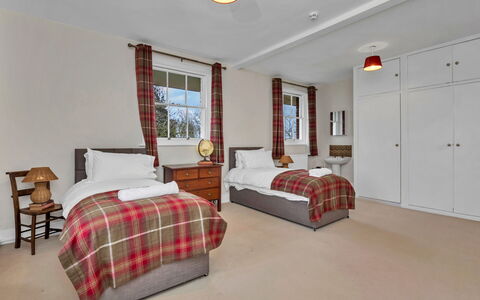 Clavering Hall: Meubles, Design Intérieur, Sol, Bois, Sol, Plafond, Pièce, Lit, Chambre, Domicile