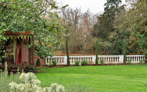 The Potting Shed at Island Hall: Arbuste, Jardin, Printemps, Pelouse, Ombre, Aménagement Paysager, Arrière-Cour, Cour, Parc