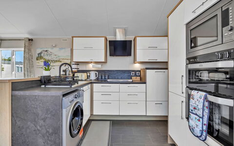 Osprey Court 1: Sol, Principaux Appliance, Design Intérieur, Sol, Machine À Laver, Plafond, Sécheuse, Électroménager, Cuisine, Comptoir