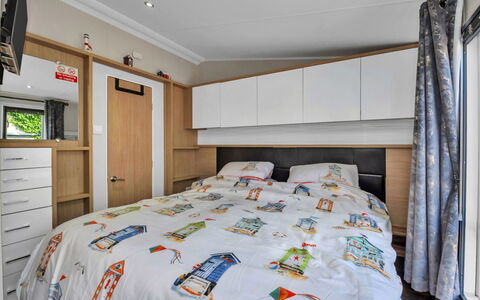 Osprey Court 1: Design Intérieur, Meubles, Lit, Chambre, Linge, Drap De Lit, Pièce, Literie, Cadre De Lit, Oreiller