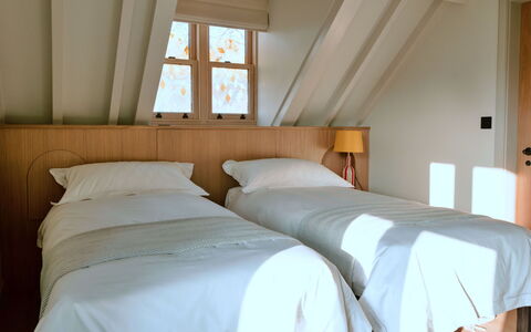 Arc Next-The-Sea: Lit, Meubles, Chambre, Literie, Drap De Lit, Design Intérieur, Bois, Sol, Sol, Linge