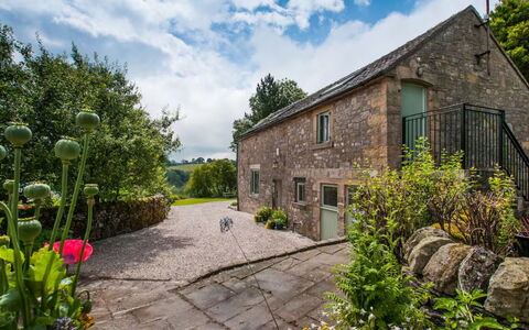 Town End Barn: Chalet, Arbuste, Maison, Zone Rurale, Nuage, Ferme, Village, Jardin, Aménagement Paysager