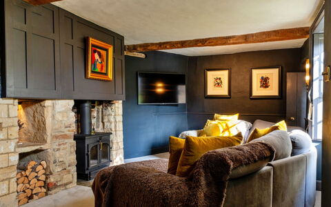 Morley House: Meubles, Mur, Design Intérieur, Bois, Sol, Éclairage, Domicile, Salon, Sol, Pièce