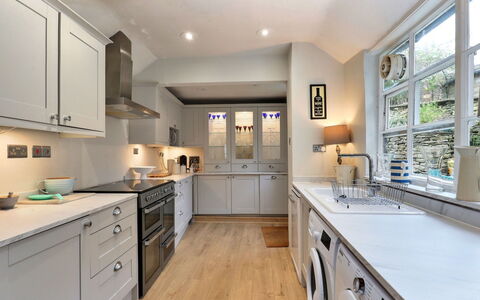 Aarons: Design Intérieur, Sol, Comptoir, Cabinetry, Meubles, Cuisine, Bois, Sol, Plafond, Principaux Appliance