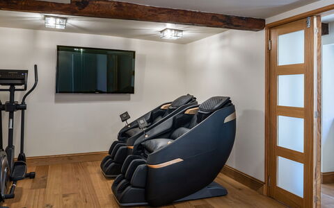 Serenity: Design Intérieur, Sol, Meubles, Sol, Domicile, Pièce, Plafond, Appartement, Salon, Confort